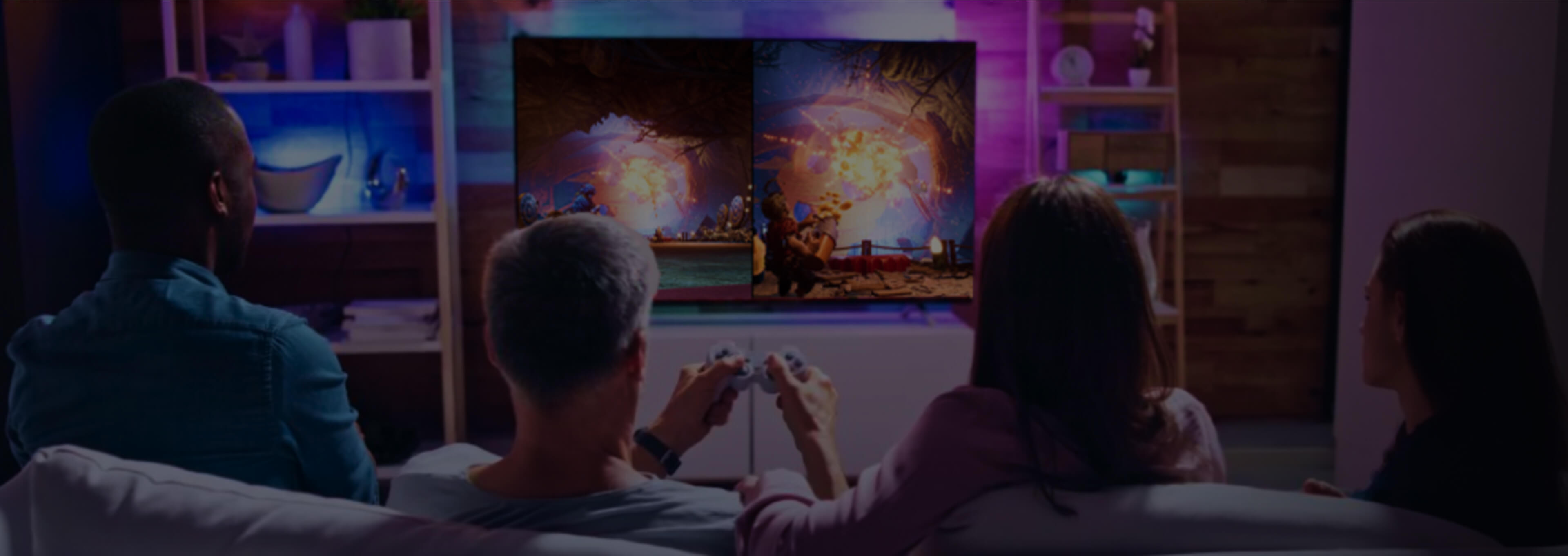 在客厅与家人好友一起分享游戏快乐